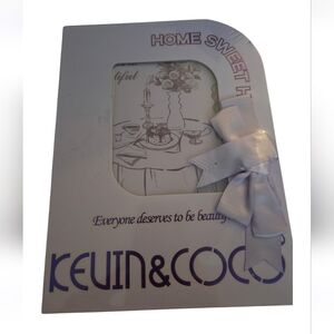 Kevin & Coco Beauty Box new Sealed